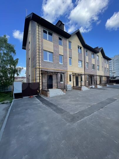 Таунхаус 123,2 м² на участке 1,1 сот.