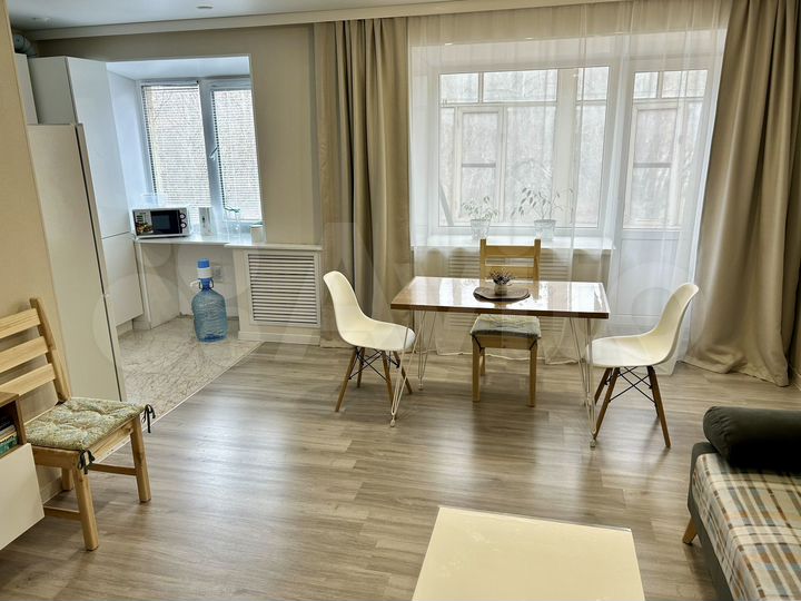 2-к. квартира, 60 м², 2/4 эт.