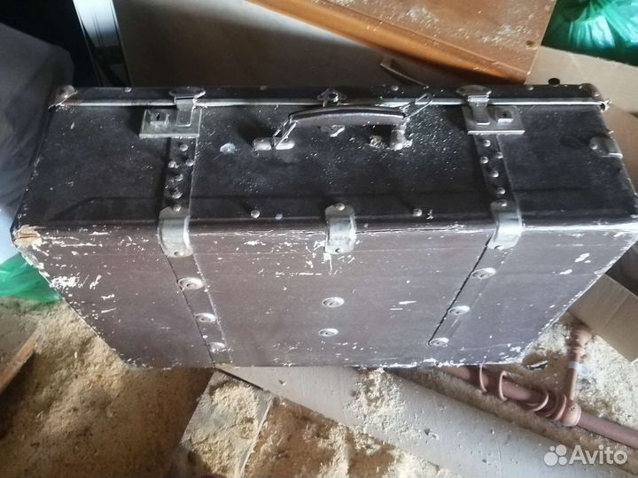 Чемодан старинный