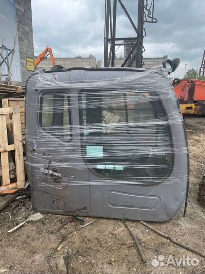 Кабина Hitachi ZX330-3