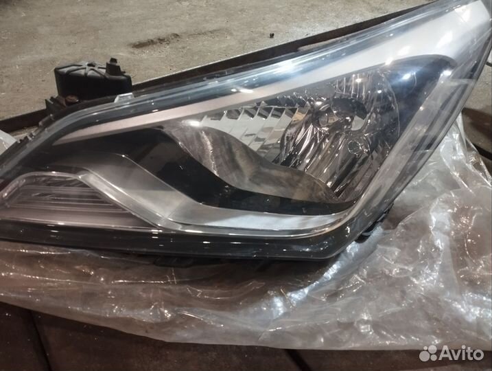 Фары на hyundai solaris 2011