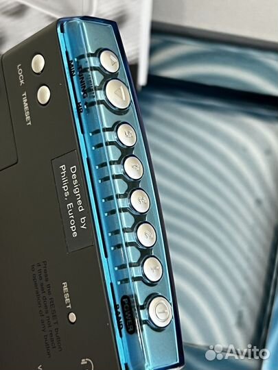 Портативный радиоприемник Philips AE 6775