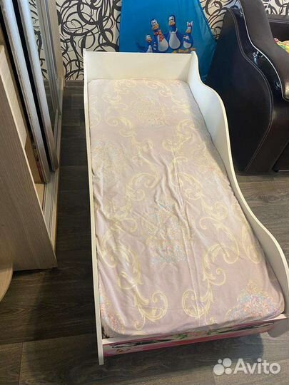 Детская кровать машина с матрасом