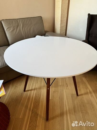 Стол и 3 стула