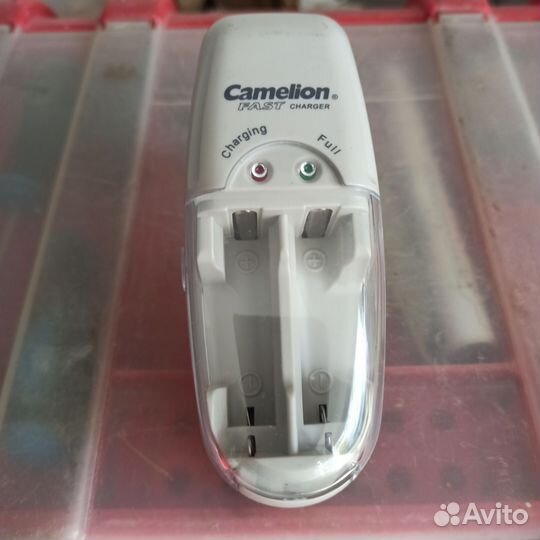 Зарядное устройство Camelion