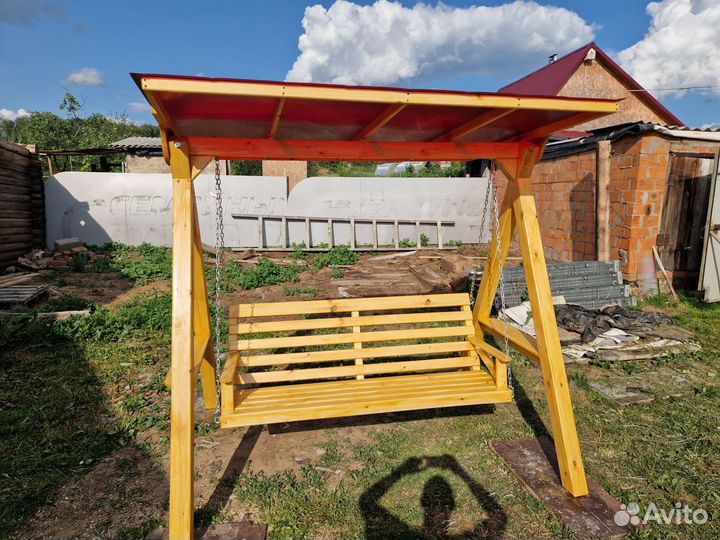 Садовые качели из дерева