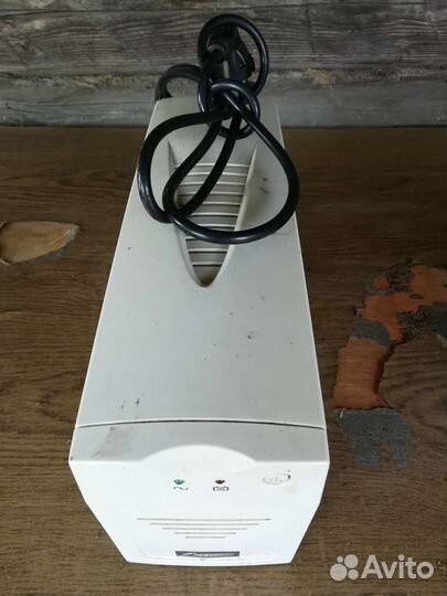 Источник бесперебойного питания