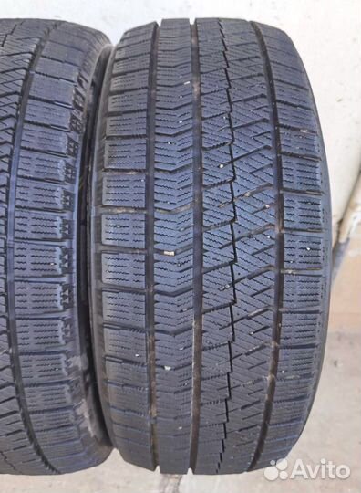 Bridgestone Blizzak VRX 215/45 R17 98Y