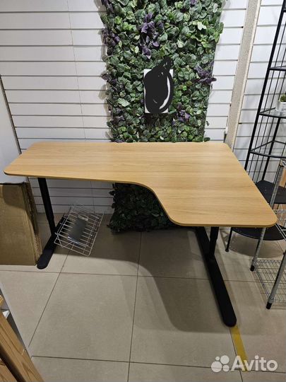 Компьютерный стол IKEA