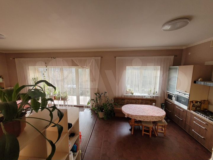 Таунхаус 320 м² на участке 7 сот.