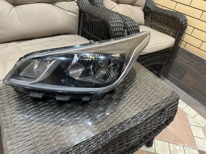 Фара левая kia rio 4 2018 год