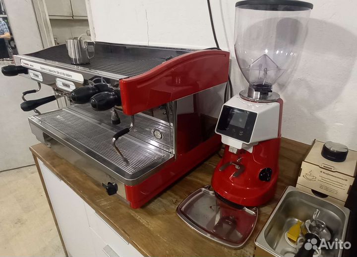 Кофемашина с кофемолкой