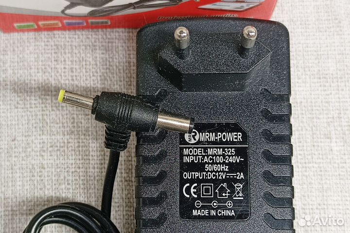 Блок питания 12 вольт, два штекера, новое в коробк