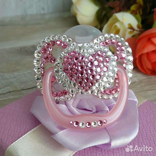 Соска со стразами