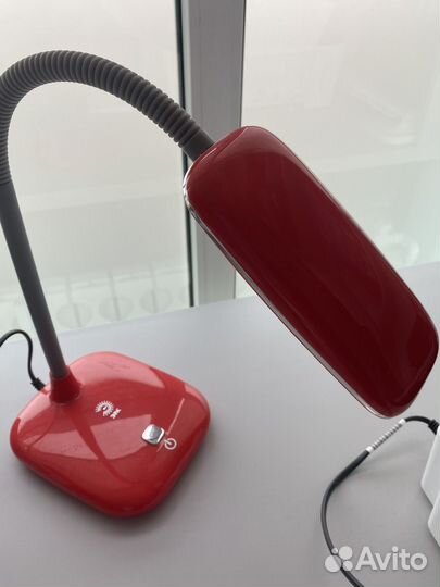 Настольная лампа