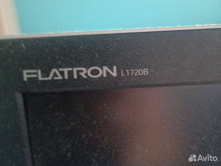 Монитор LG flatron L1720B
