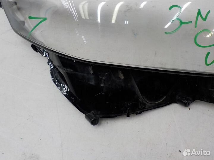 Фара правая Toyota Camry