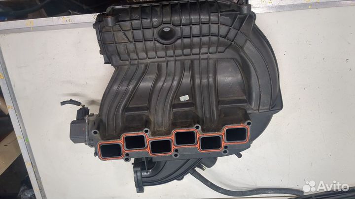 Коллектор впускной Chrysler Town-Country 2008