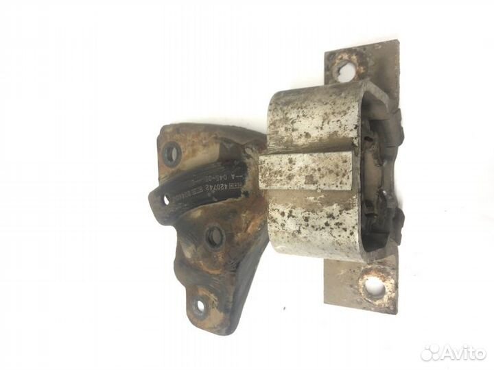 Опора двигателя правая Renault Logan 1 SR K7J 2005