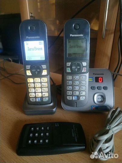 Радиотелефон Panasonic KX-TG6821 с автоответчиком