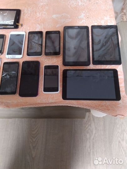 Планшеты, телефоны на запчасти