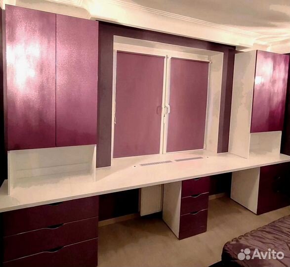 Детская рабочая зона у окна