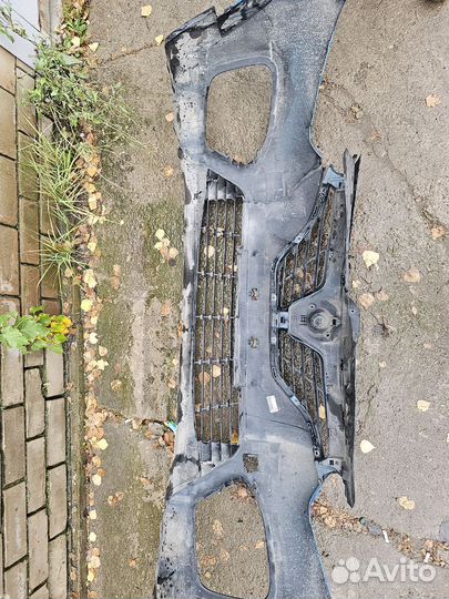 Передний бампер, левая фара Renault Kaptur