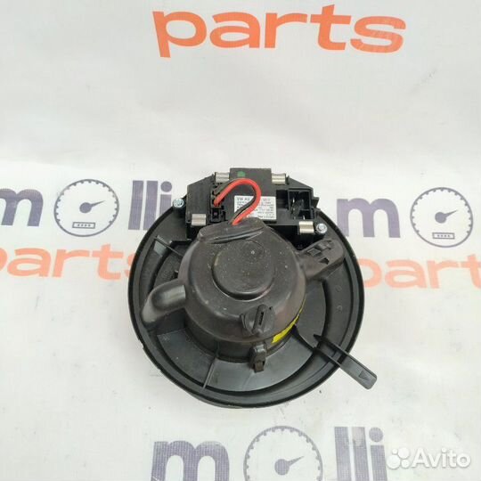 Моторчик печки Audi Q3 8U 2014