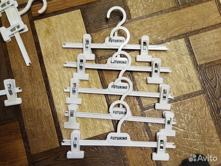 Вешалка для одежды (плечики)