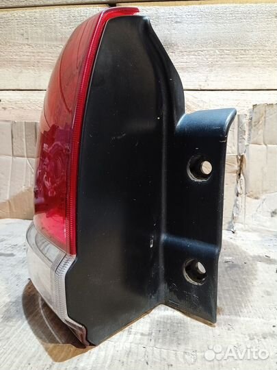 Фонарь задний левый Toyota Land Cruiser 200 4.5л 1