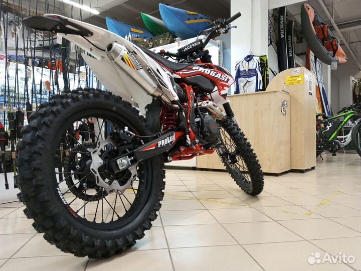 Мотоцикл Progasi Super Max 250