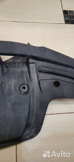 Кожух замка капота land cruiser 200