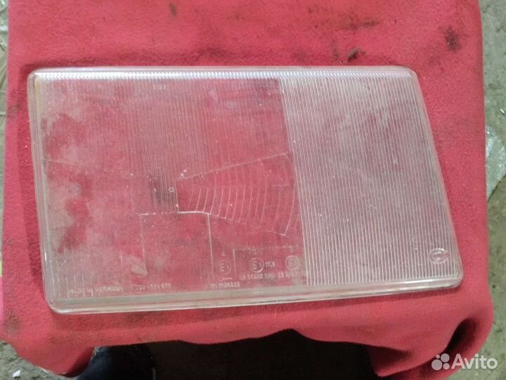 Стекло правой фары мерседес w124