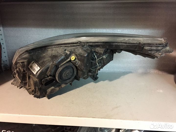 Фара правая галоген Ford Kuga 2016
