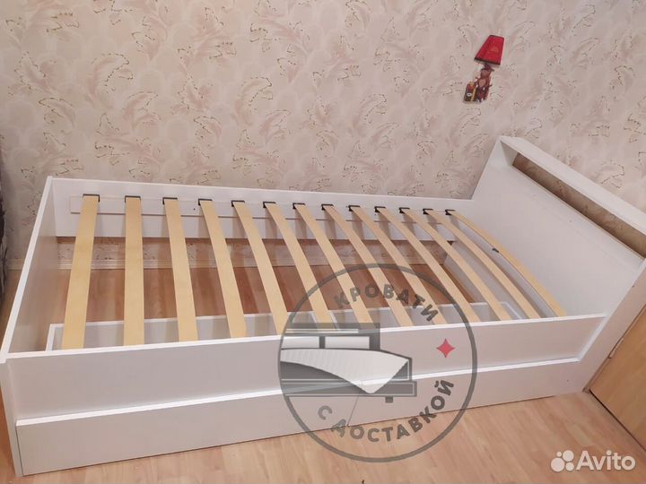 Кровать