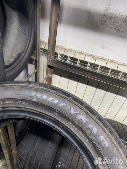 Goodyear Excellence 215/55 R17 98V