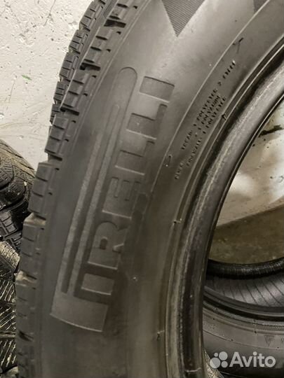 Pirelli Ice Zero FR 215/60 R17