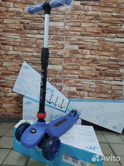 Самокат трехколесный