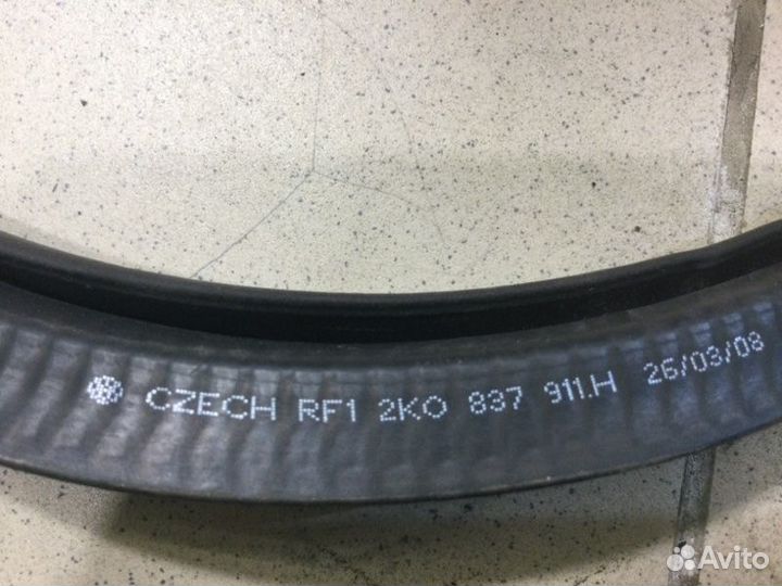 Уплотнитель двери передней передний правый