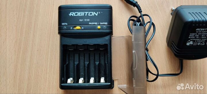 Зарядное устройство Robiton s100