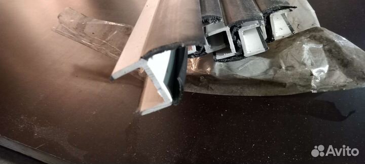 Уплотнитель для ворот фургона