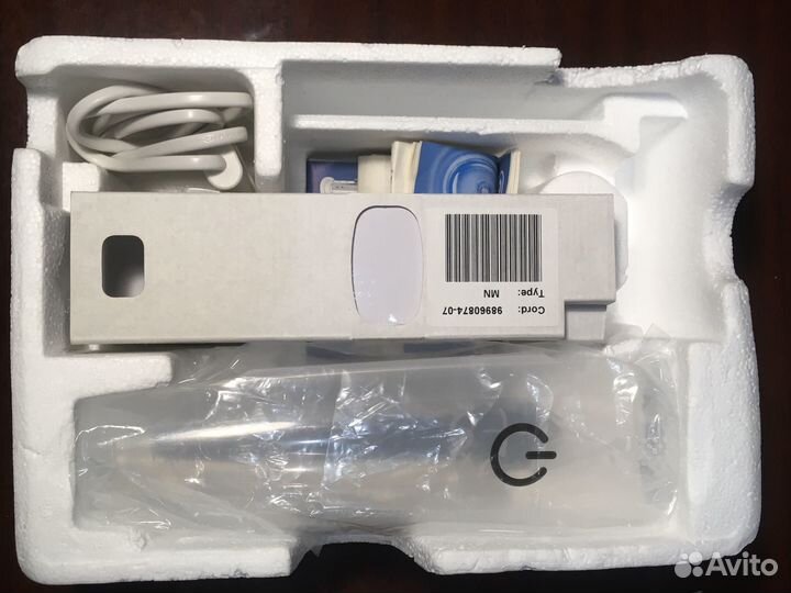 Зубная щетка Oral-B 700 (Black Edition pro)