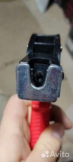 Пистолет для дюбелей Молли