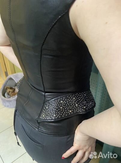 Кожаный жилет натуральная кожа рамер 42-44