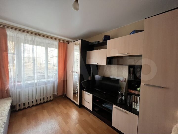 Комната 16 м² в 6-к., 1/5 эт.