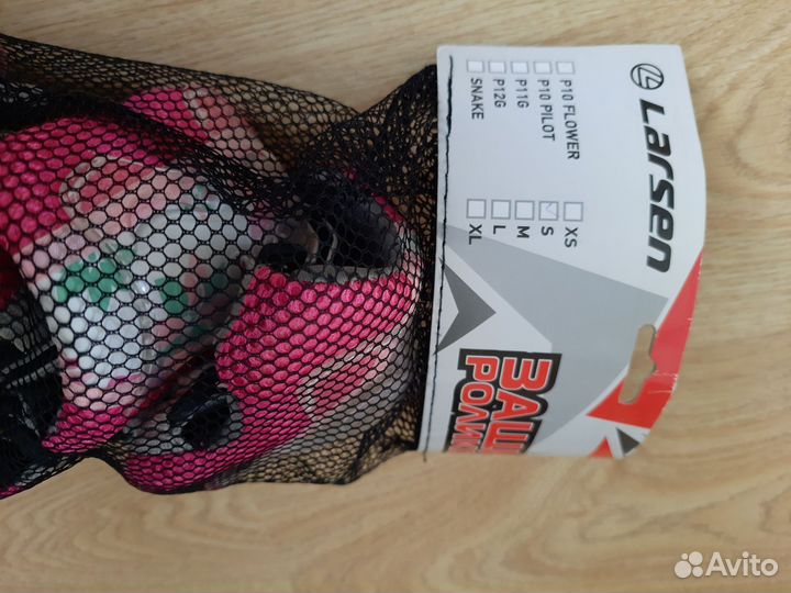 Комплект: шлем + защита на руки и ноги 7- 10 лет