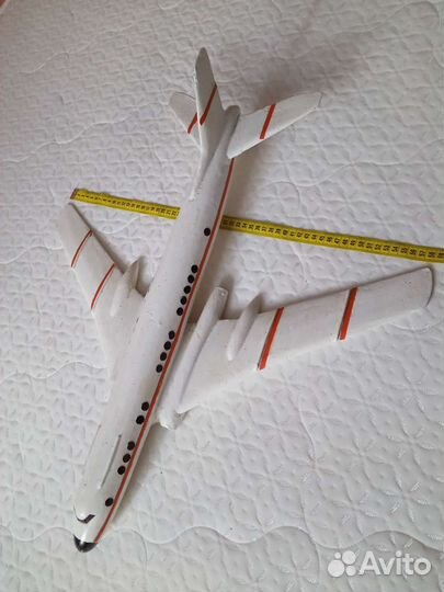 Модель самолёта Ту-124