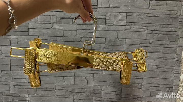 Вешалки плечики для одежды