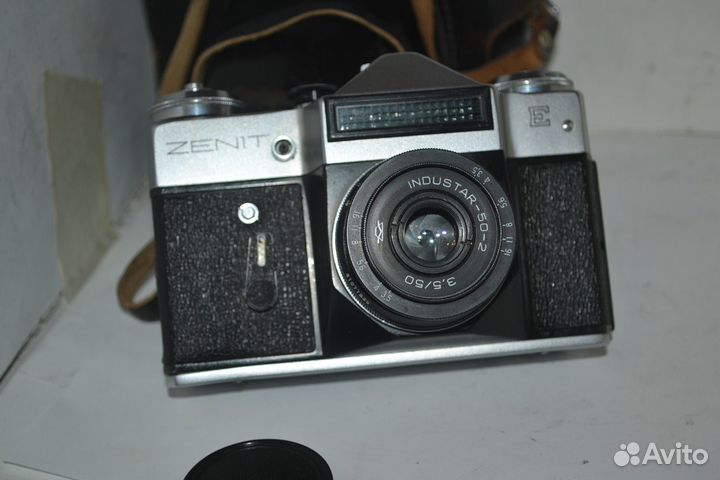 Зеркальный фотоаппарат Зенит-Е буква Е-справа