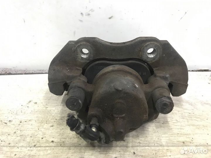 Суппорт передний правый Mazda 3 BK 2007